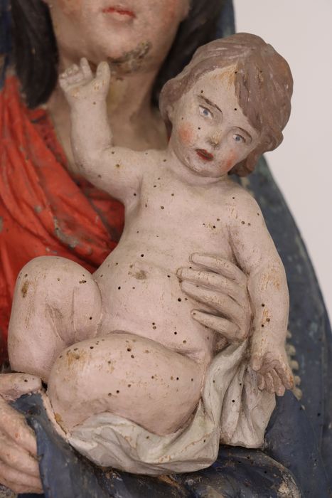 statue : Vierge à l'Enfant dite de l'Apocalypse, détail