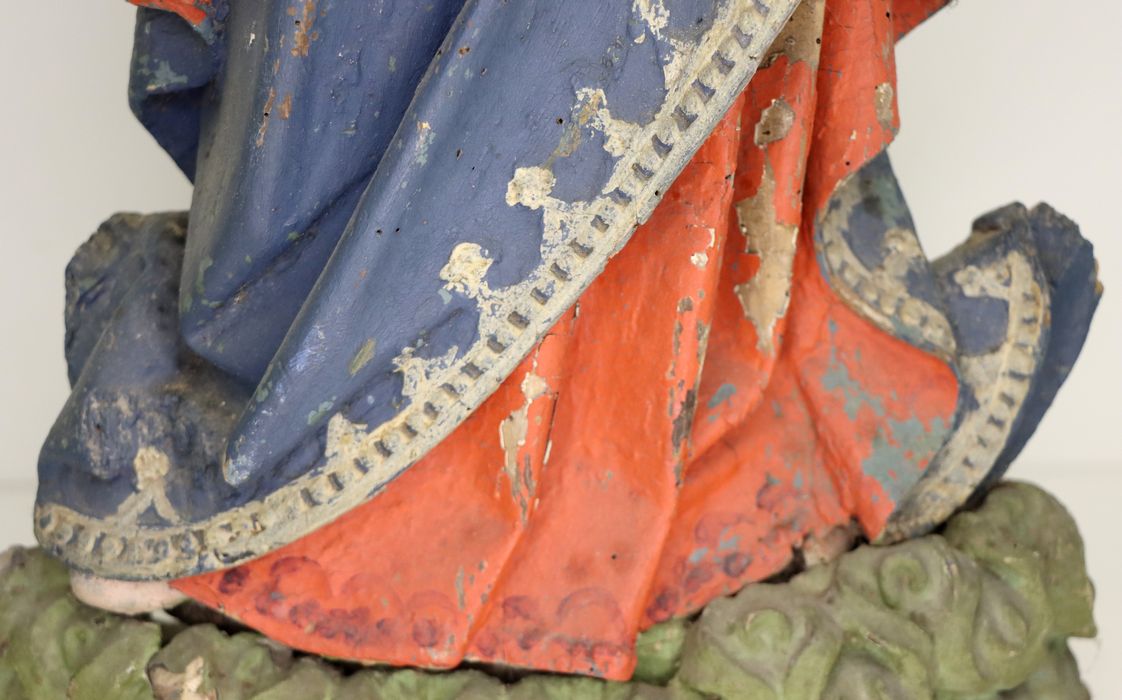 statue : Vierge à l'Enfant dite de l'Apocalypse, détail