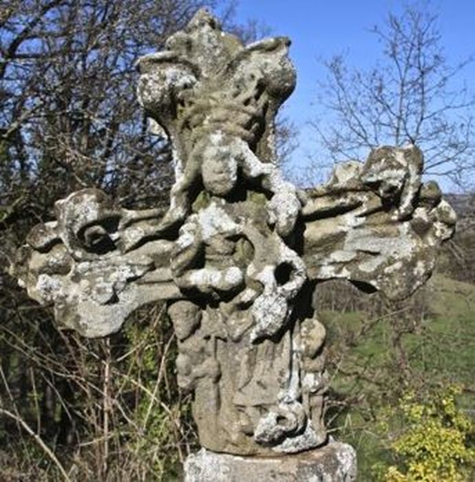 croix de chemin à son ancien emplacement, vue partielle