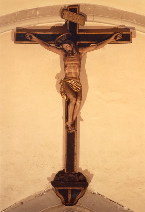 Statue : Christ en croix (n°1)