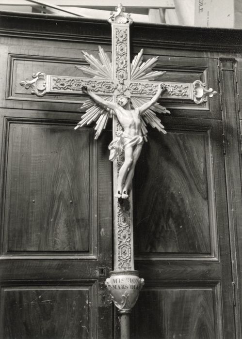 croix de procession : Christ en croix