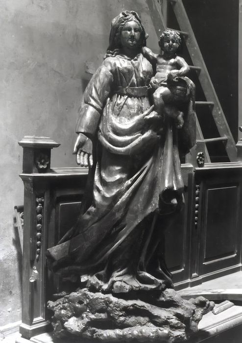 statue : Vierge à l'Enfant