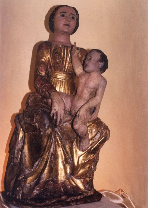 Statue : Vierge à l'Enfant assise