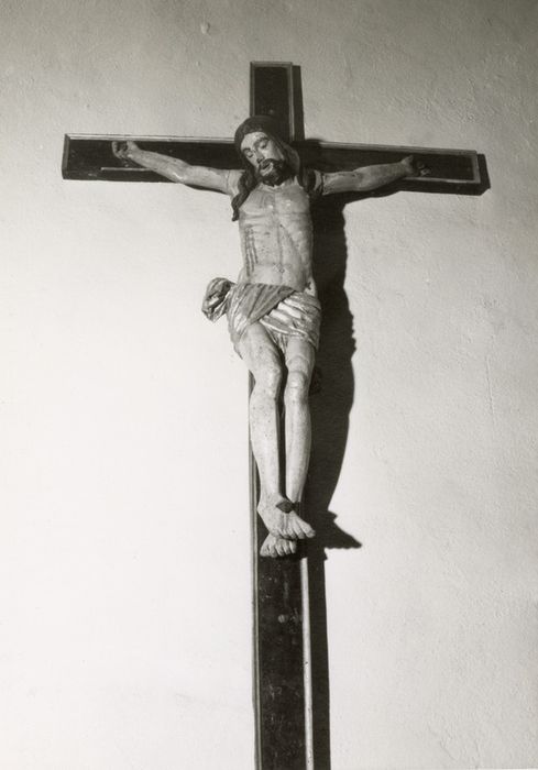 statue : Christ en croix