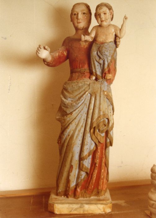 statue : Vierge à l'Enfant