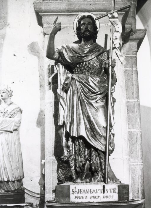 statue : Saint Jean Baptiste