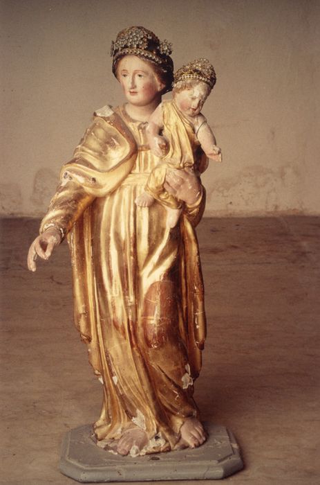 statue : Vierge à l'Enfant