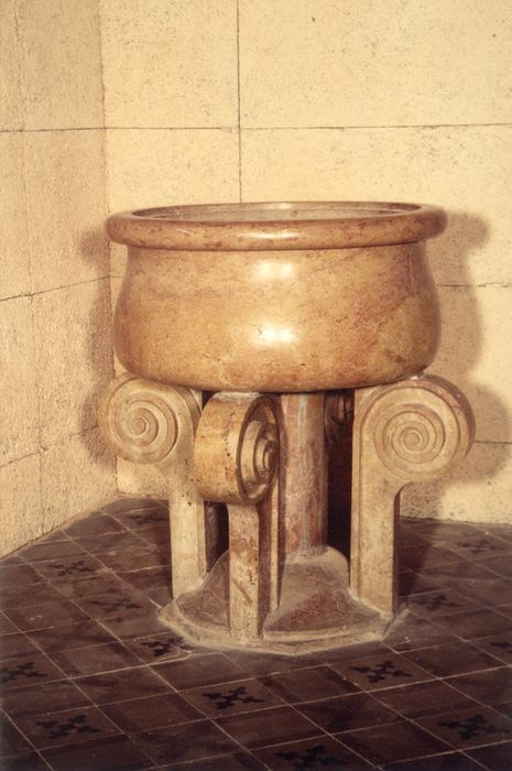 fonts baptismaux