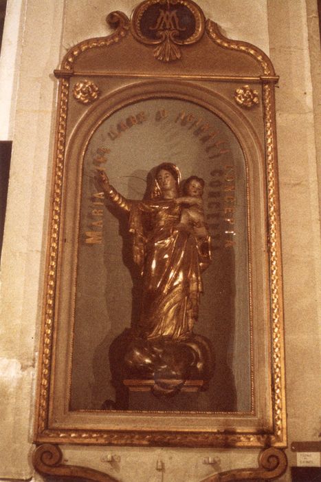 statue : Vierge à l'Enfant