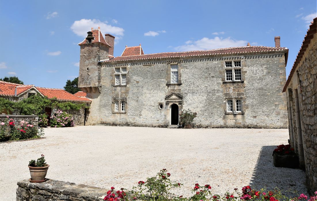 Manoir de La Ray : façade ouest, vue générale