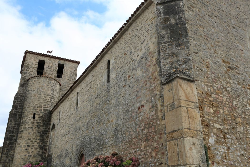 Eglise, façade latérale nord, vue partielle