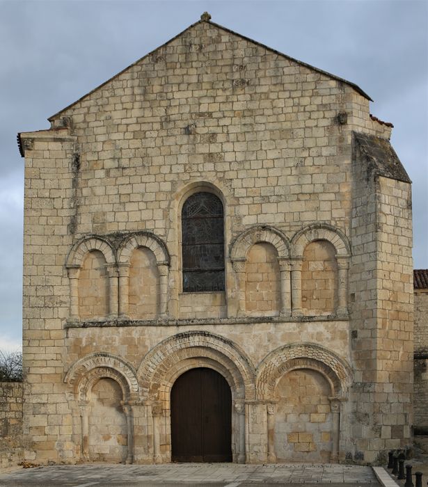 Eglise, façade occidentale, vue générale