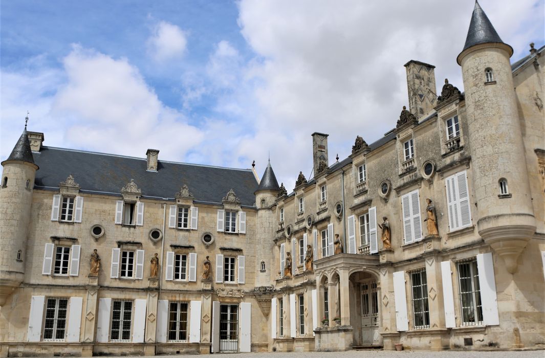 Château de Terre-Neuve, façade sud et ouest sur cour, vue générale