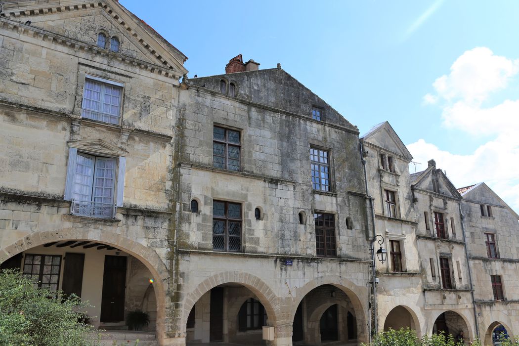 Maison à arcades