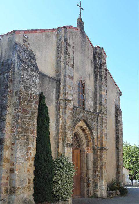 Eglise Saint-Pierre, façade occidentale, vue générale