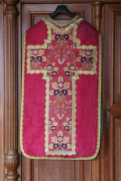 chasuble (ornement rouge)