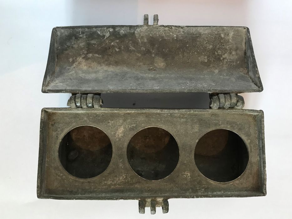 coffret aux saintes huiles - © Ministère de la Culture (France), Conservation des antiquités et des objets d’art de Vendée – Tous droits réservés 
