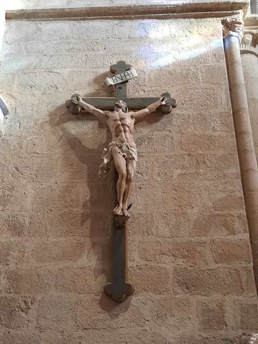 statue : Christ en croix - © Ministère de la Culture (France), Conservation des antiquités et des objets d’art de Vendée – Tous droits réservés