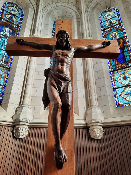 statue : Christ en croix - © Ministère de la Culture (France), Conservation des antiquités et des objets d’art de Vendée – Tous droits réservés 