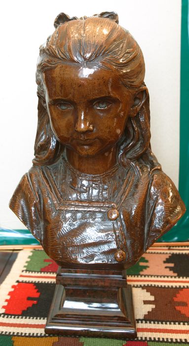 buste : Fille d'Edgar Baron - © Ministère de la Culture (France), Conservation des antiquités et des objets d’art de Vendée – Tous droits réservés
