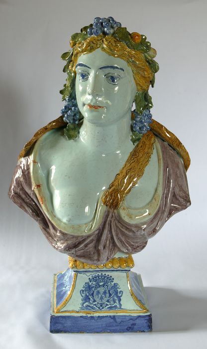 buste : Allégorie de l'automne sous les traits de Bacchus - © Ministère de la Culture (France), Conservation des antiquités et des objets d’art de Vendée – Tous droits réservés 