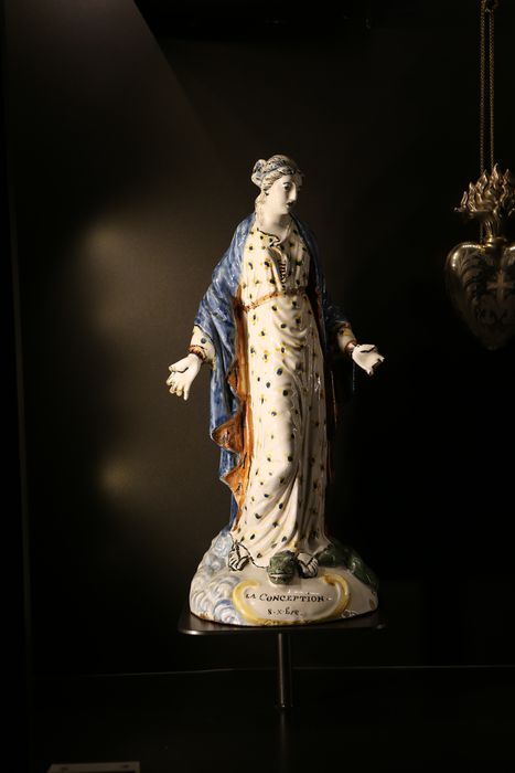 groupe sculpté (statuette) : Vierge de l'Immaculée Conception (La)