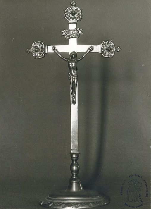 croix d'autel (crucifix) - © Ministère de la Culture (France), Conservation des antiquités et des objets d’art de Vendée – Tous droits réservés 