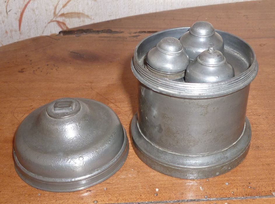 coffret aux saintes huiles - © Ministère de la Culture (France), Conservation des antiquités et des objets d’art de Vendée – Tous droits réservés