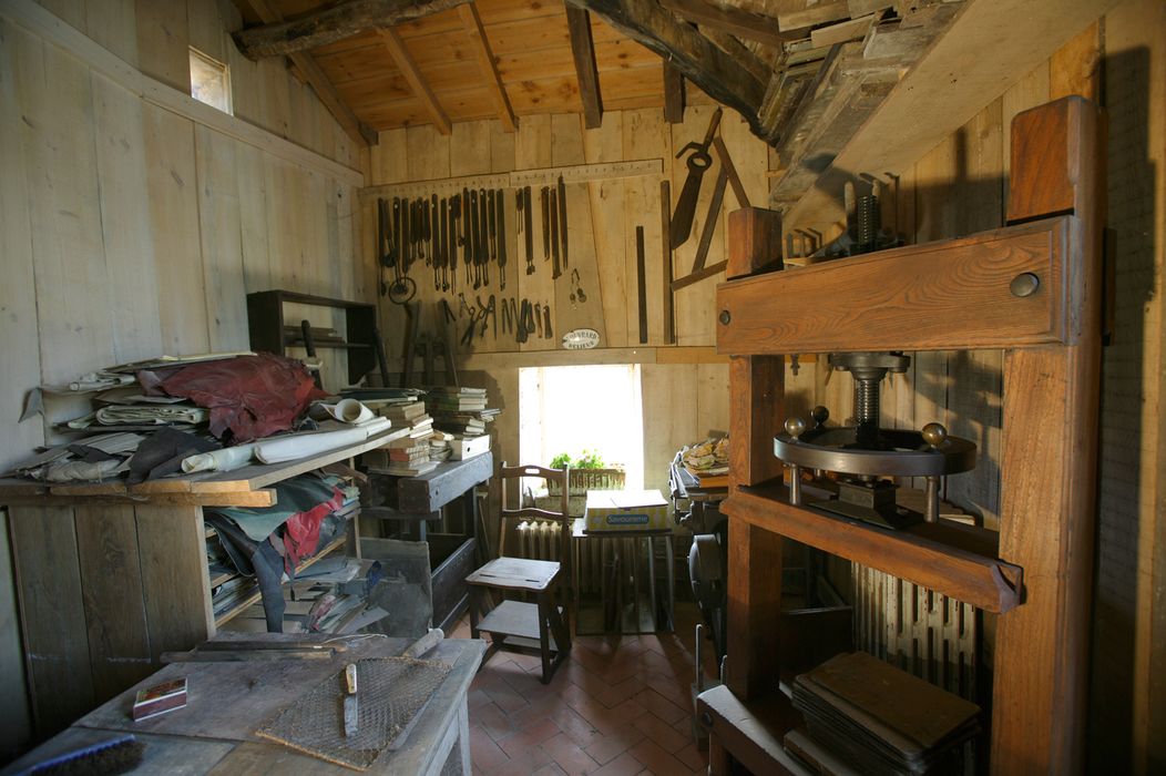 Ensemble d'objets provenant de l'atelier de reliure Ouvrard