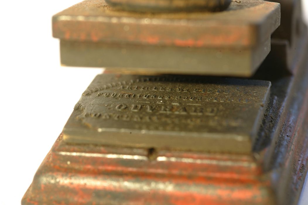 poinçon typographique, détail de l’inscription