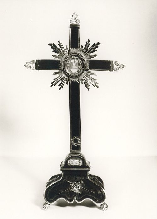 Croix-reliquaire