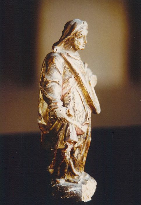 statue féminine (statuette) n°1 - © Ministère de la Culture (France), Conservation des antiquités et des objets d’art de Vendée – Tous droits réservés