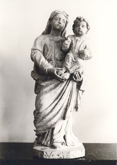 statue : Vierge à l'Enfant