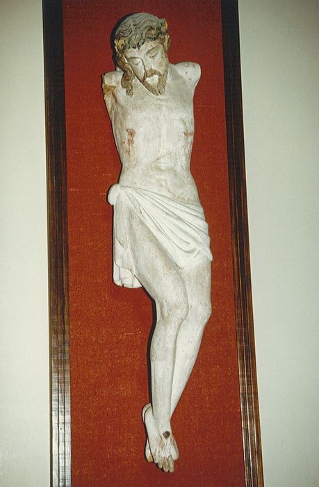 statue : Christ en croix