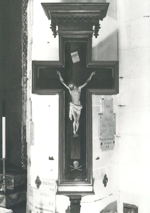 croix (crucifix)