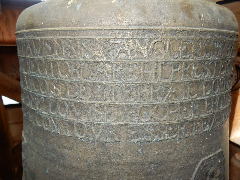 cloche, détail de l’inscription