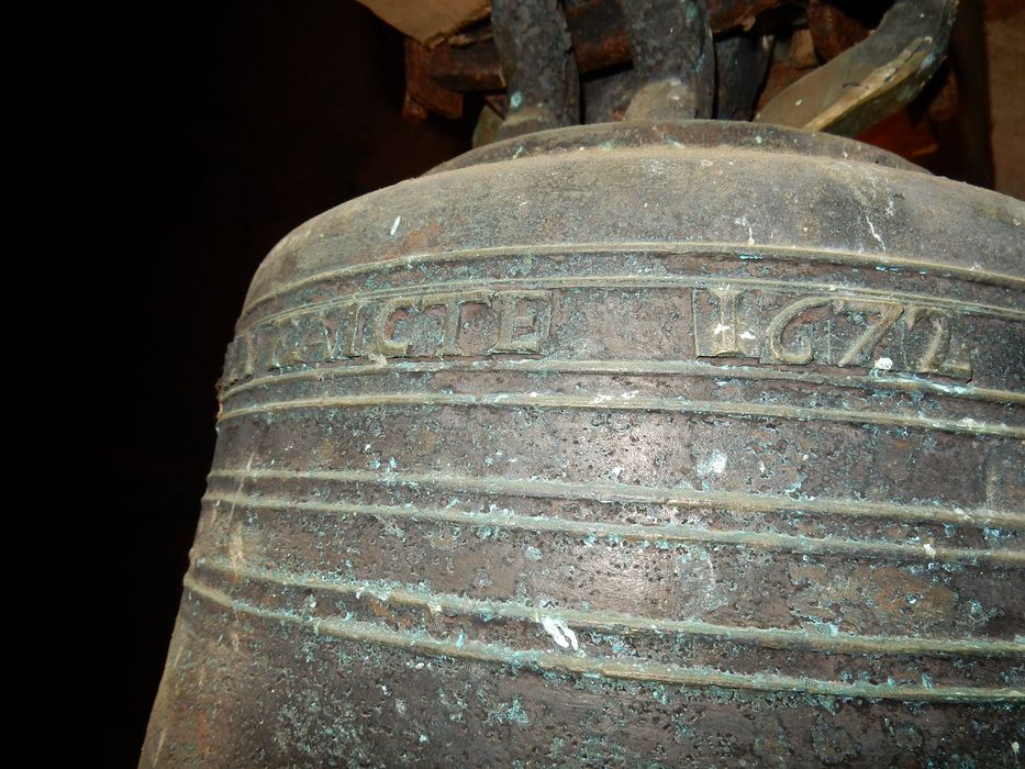 cloche, détail de l’inscription