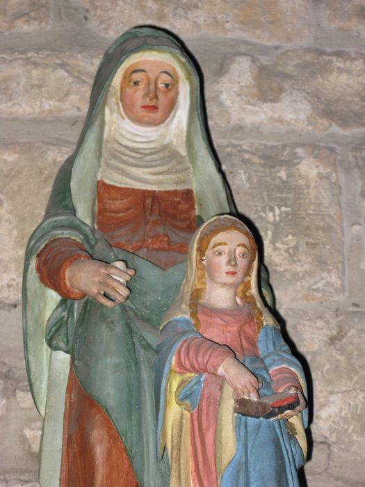 groupe sculpté : Sainte Anne et la Vierge, vue partielle - © Ministère de la Culture (France), Conservation des antiquités et des objets d’art de la Vienne – Tous droits réservés 
