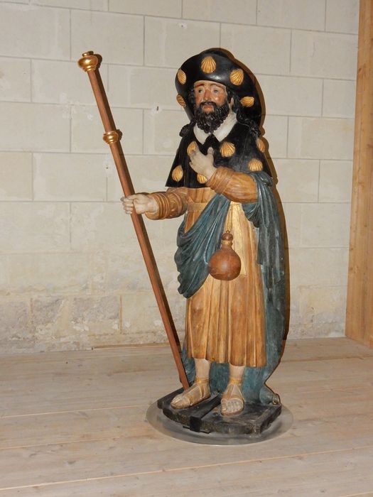 statue : Saint Jacques en costume de pèlerin - © Ministère de la Culture (France), Conservation des antiquités et des objets d’art de la Vienne – Tous droits réservés