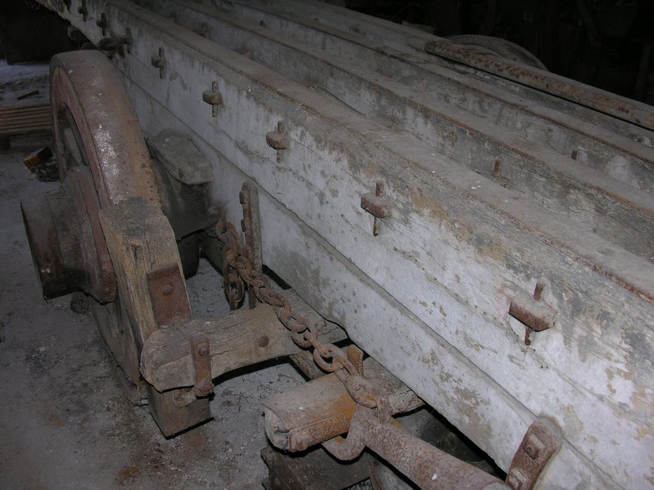 charrette à bras (charrette de carrière), vue partielle - © Ministère de la Culture (France), Conservation des antiquités et des objets d’art de la Vienne – Tous droits réservés 