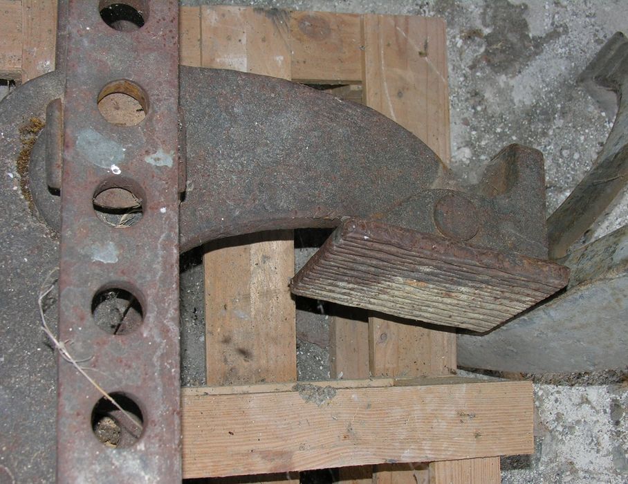 matériel de levage (louve de carrière) dite pince Perdriel, détail - © Ministère de la Culture (France), Conservation des antiquités et des objets d’art de la Vienne – Tous droits réservés 