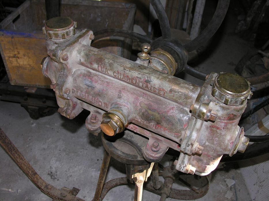 machine à pomper (pompe à bras) dite La Charentaise, détail - © Ministère de la Culture (France), Conservation des antiquités et des objets d’art de la Vienne – Tous droits réservés 