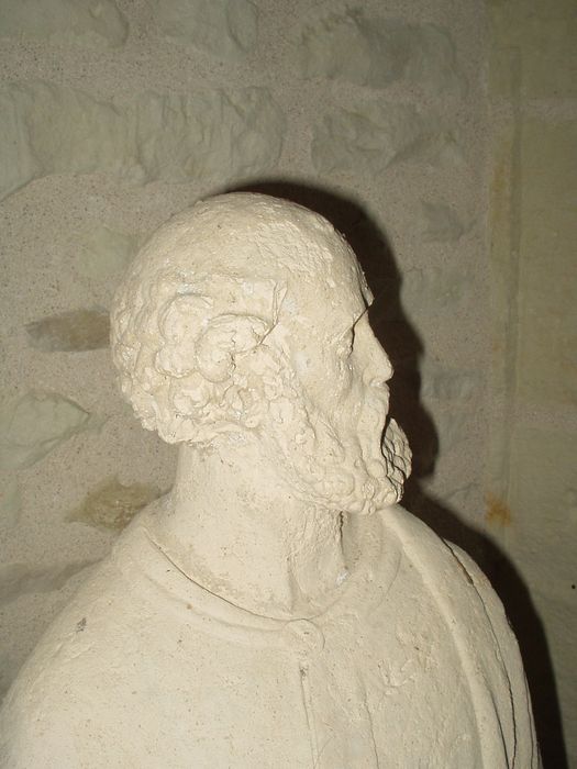 statue : Saint Pierre, vue partielle