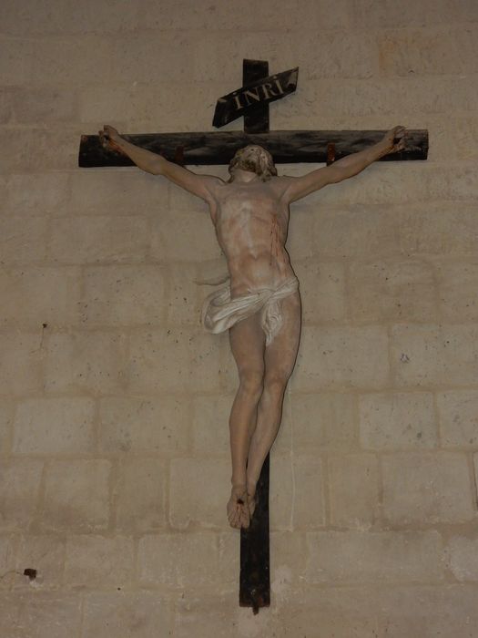 Statue : Christ en croix