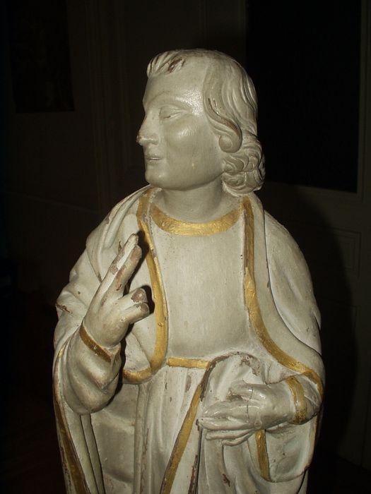 statue : Saint non identifié, vue partielle