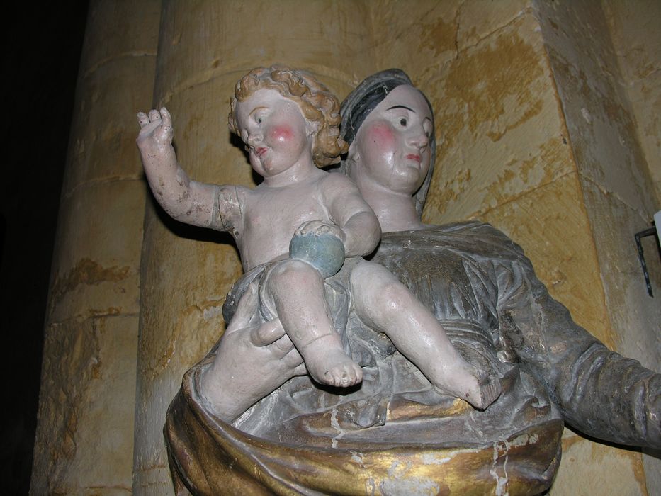 statue : Vierge à l'Enfant, vue partielle