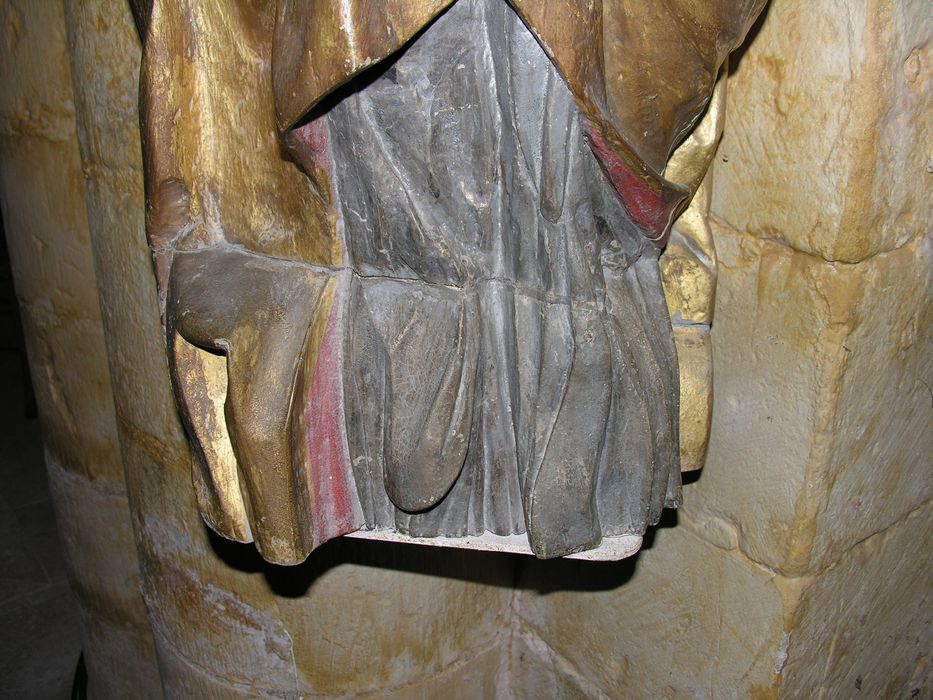 statue : Vierge à l'Enfant, détail