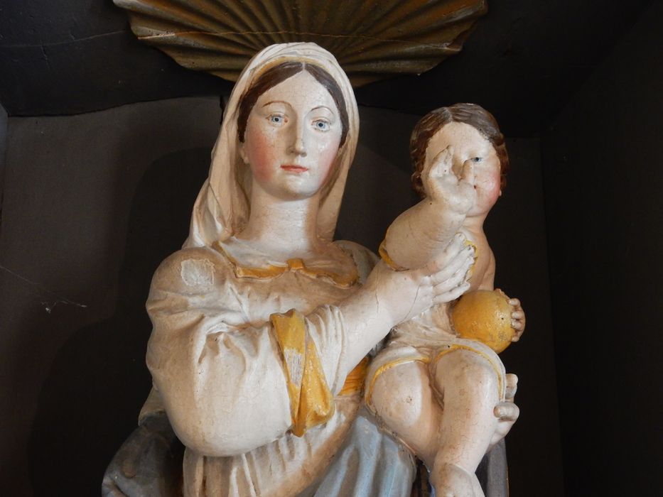 statue : Vierge à l'Enfant, vue partielle