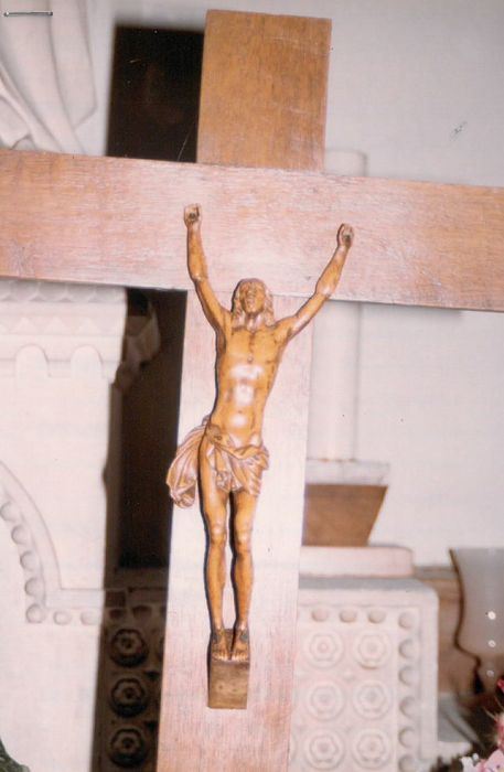 statue : Christ en croix - © Ministère de la Culture (France), Conservation des antiquités et des objets d’art de la Vienne – Tous droits réservés 