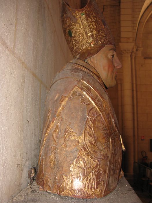 buste-reliquaire, profil droit